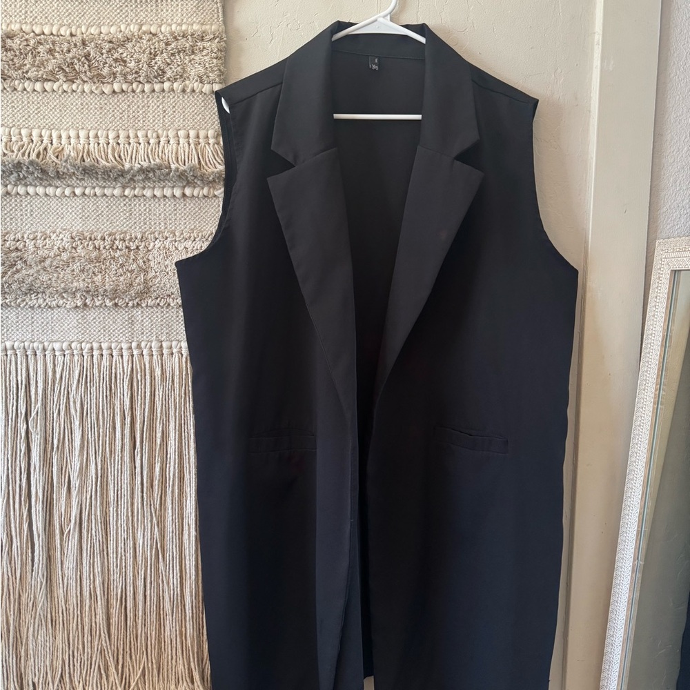 Black Sleeveless Vest